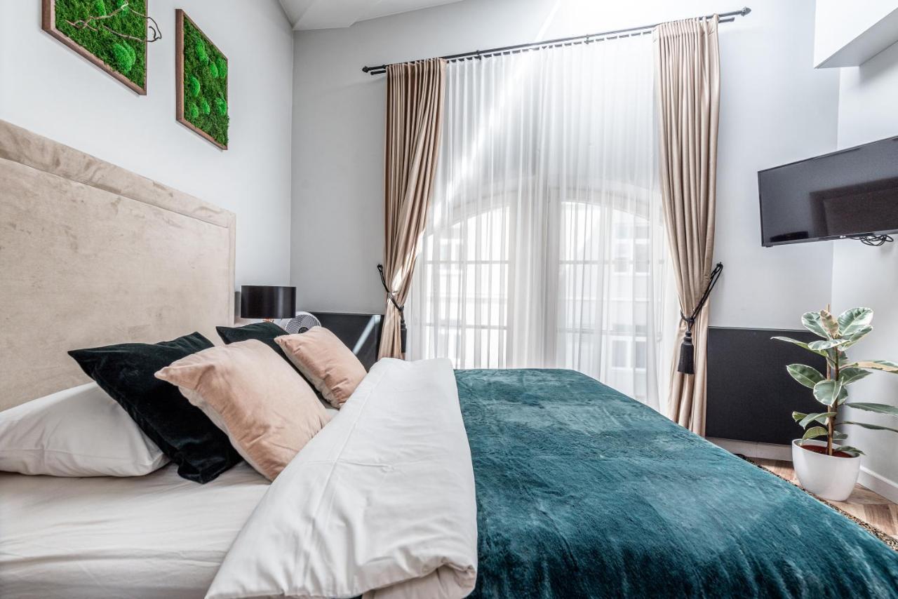 Sun Lighted Cathedral Square Studio Apartamento Vilnius Exterior foto